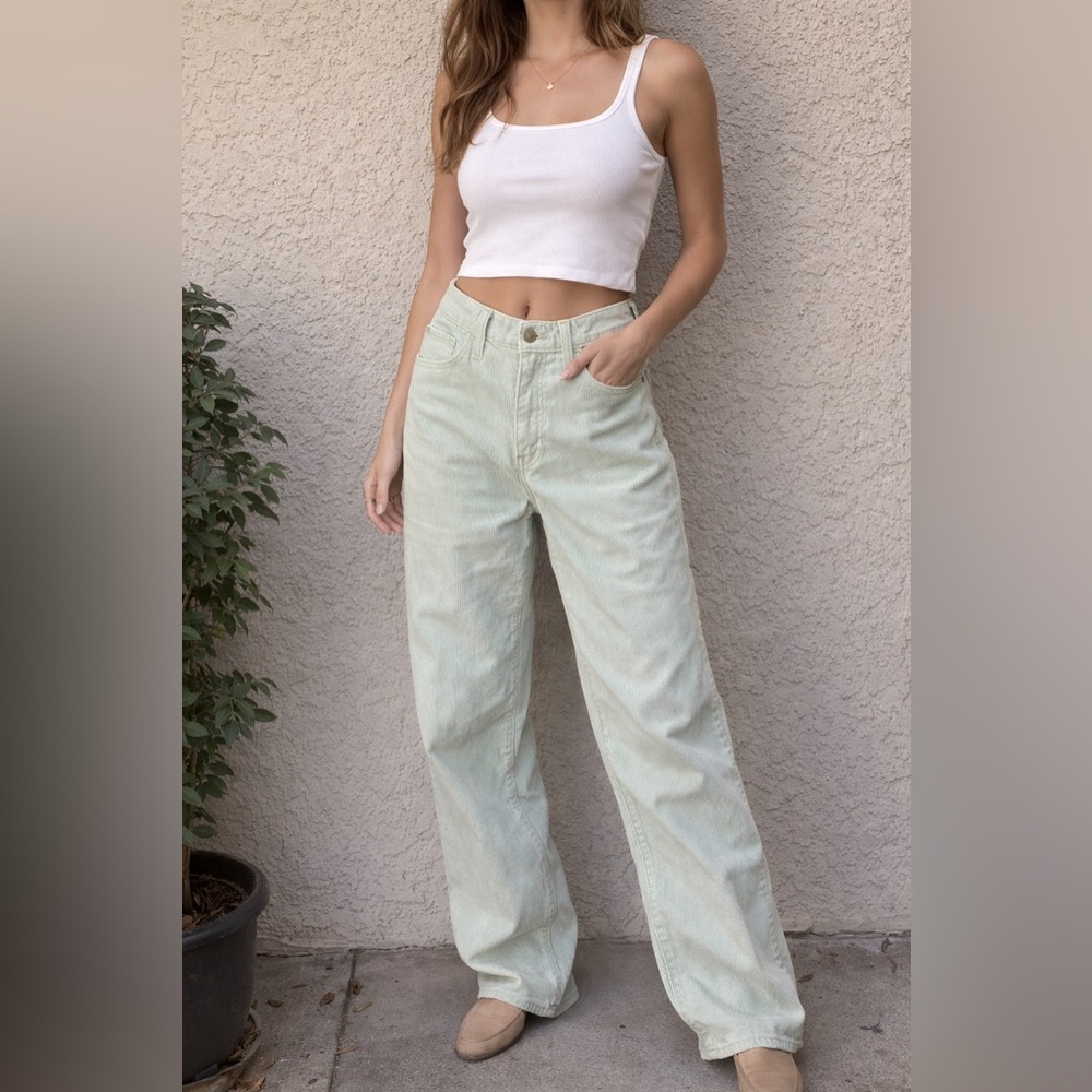Levi's ‘94 Baggy Corduroy Pants - size 28 - Mint Green